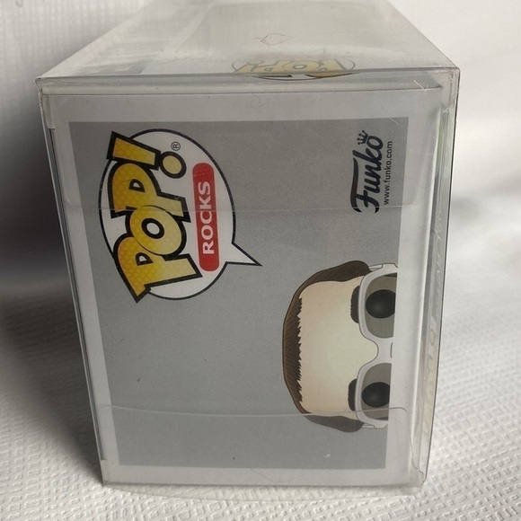 Funko Pop! Rocks Red, White & Blue Elton John Vinyl Figure - Picture 6 of 7